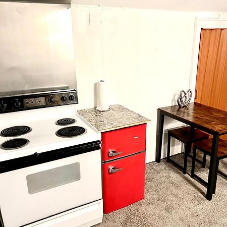 Two Bedroom Villa Studio With Fireplace & Living Room 底特律 外观 照片
