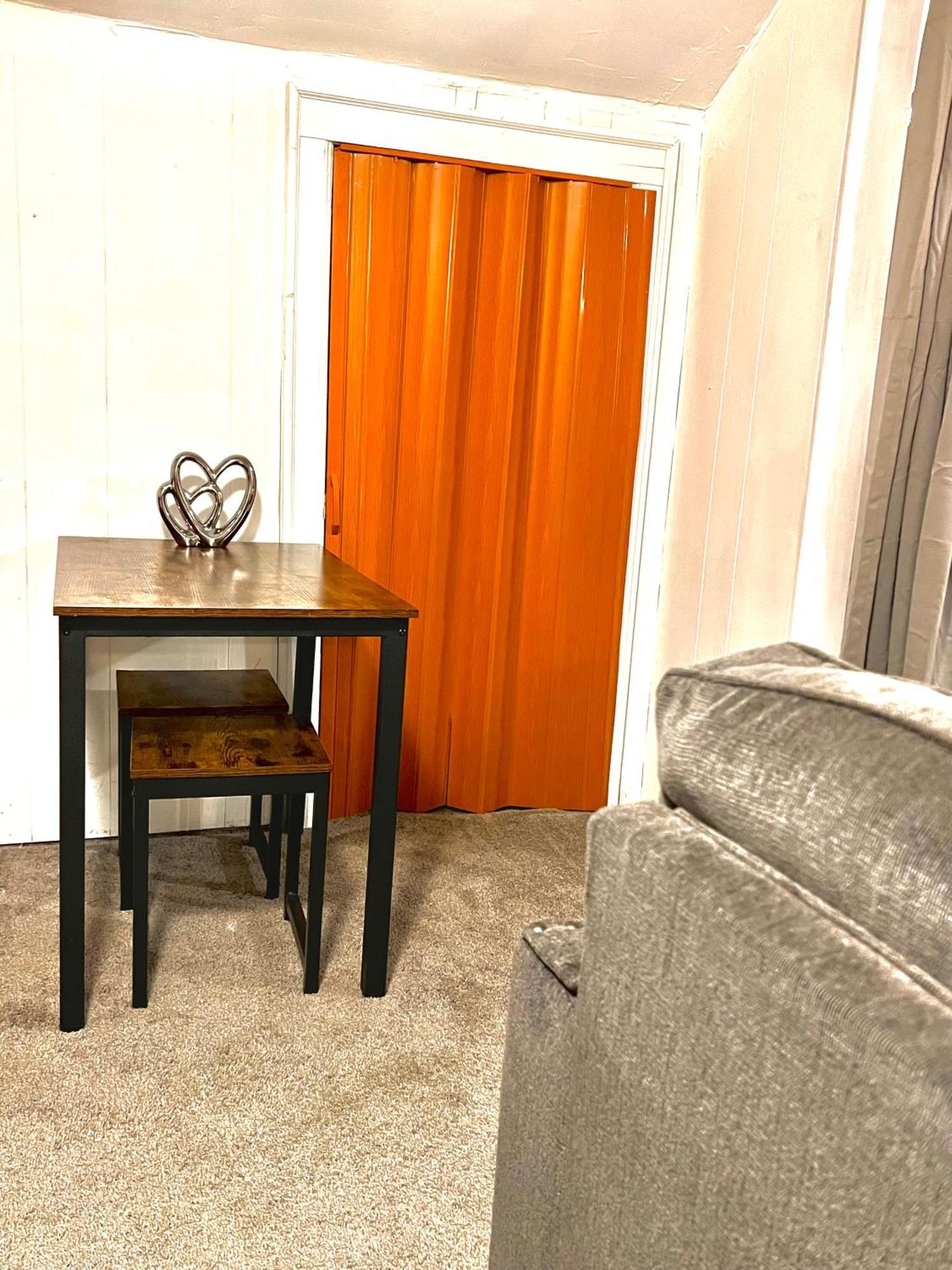 Two Bedroom Villa Studio With Fireplace & Living Room 底特律 外观 照片